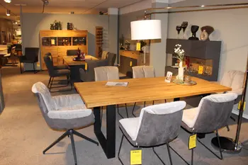 kleine Auswahl an Esszimmermöbel